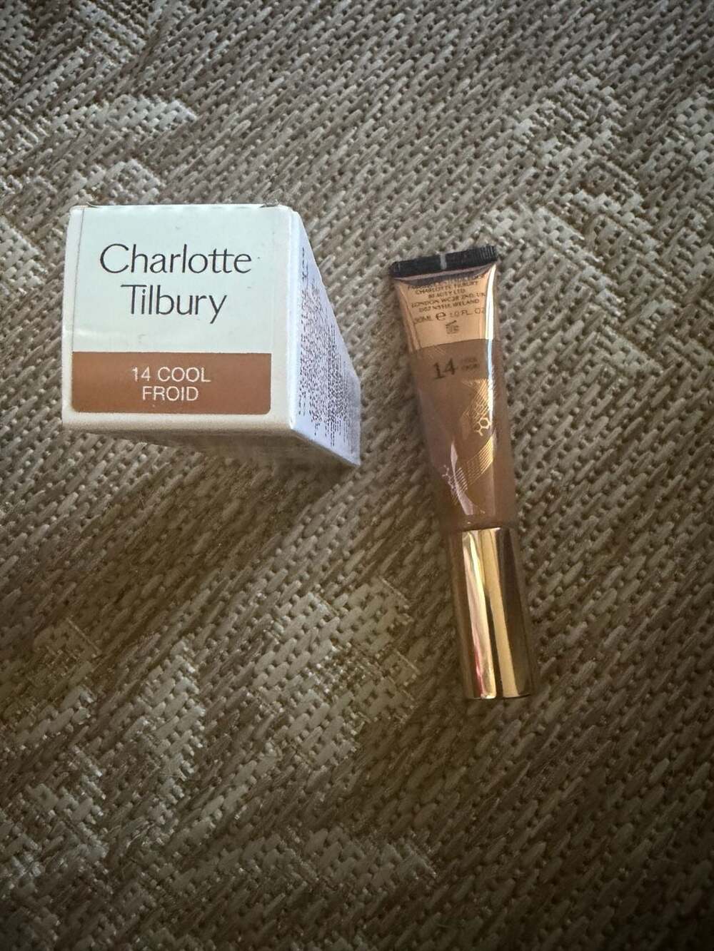 Charlotte Tilbury Beautiful Skin Foundation 14 Cool Froid 30ml